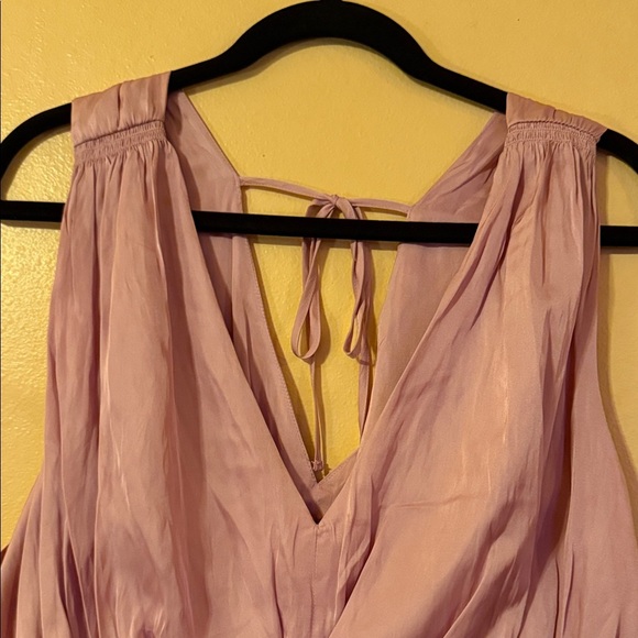 Elegant Silky Pink Sleeveless Dress - Picture 2 of 5